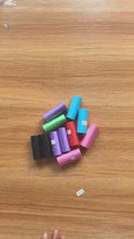 Carregar e reproduzir vídeo no visualizador da galeria, Sacos Higiênicos Biodegradáveis para Cães
